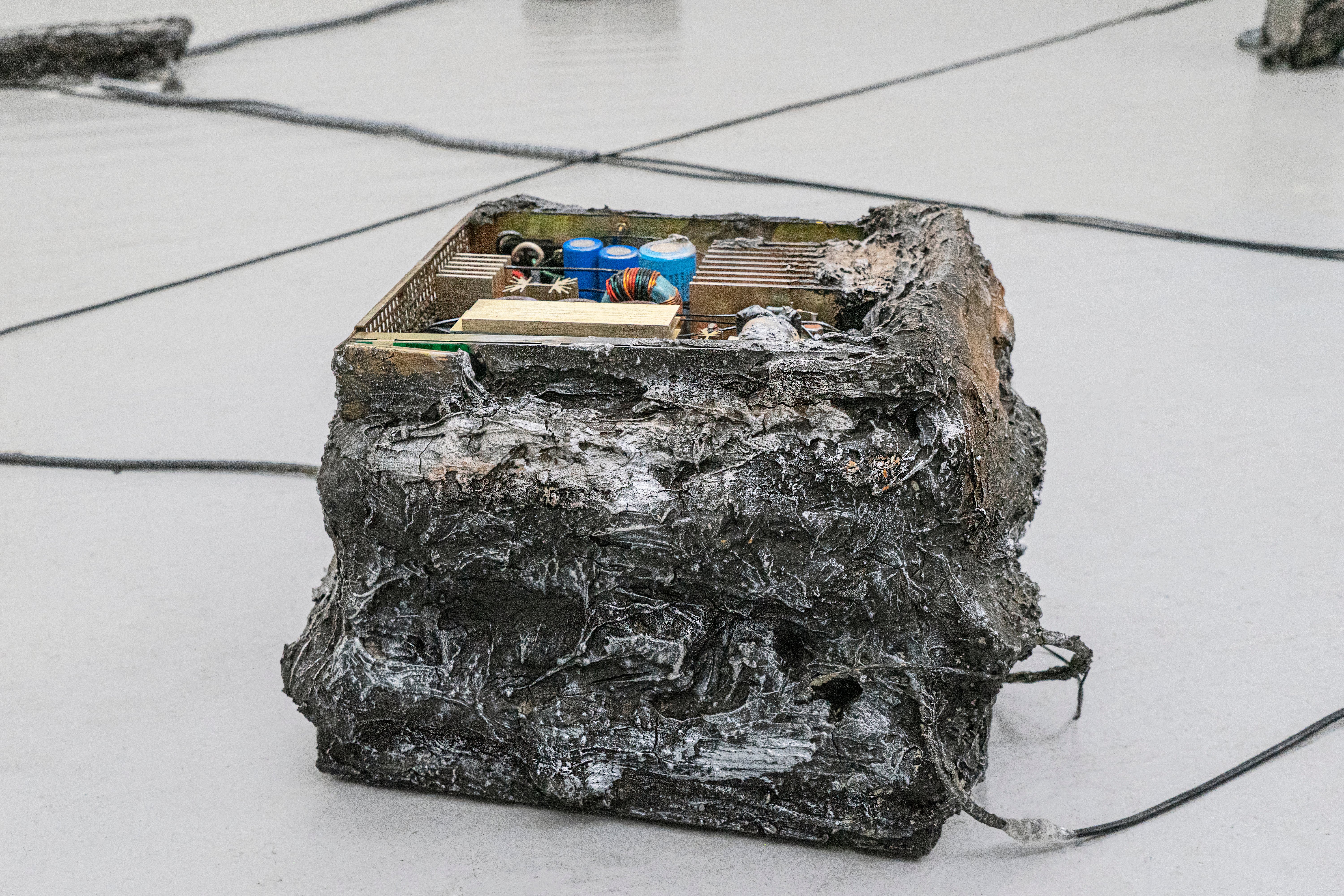 Video installation work by Lisha Nie