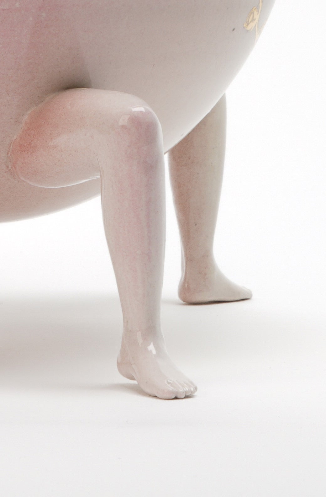 the feet of the plum vase