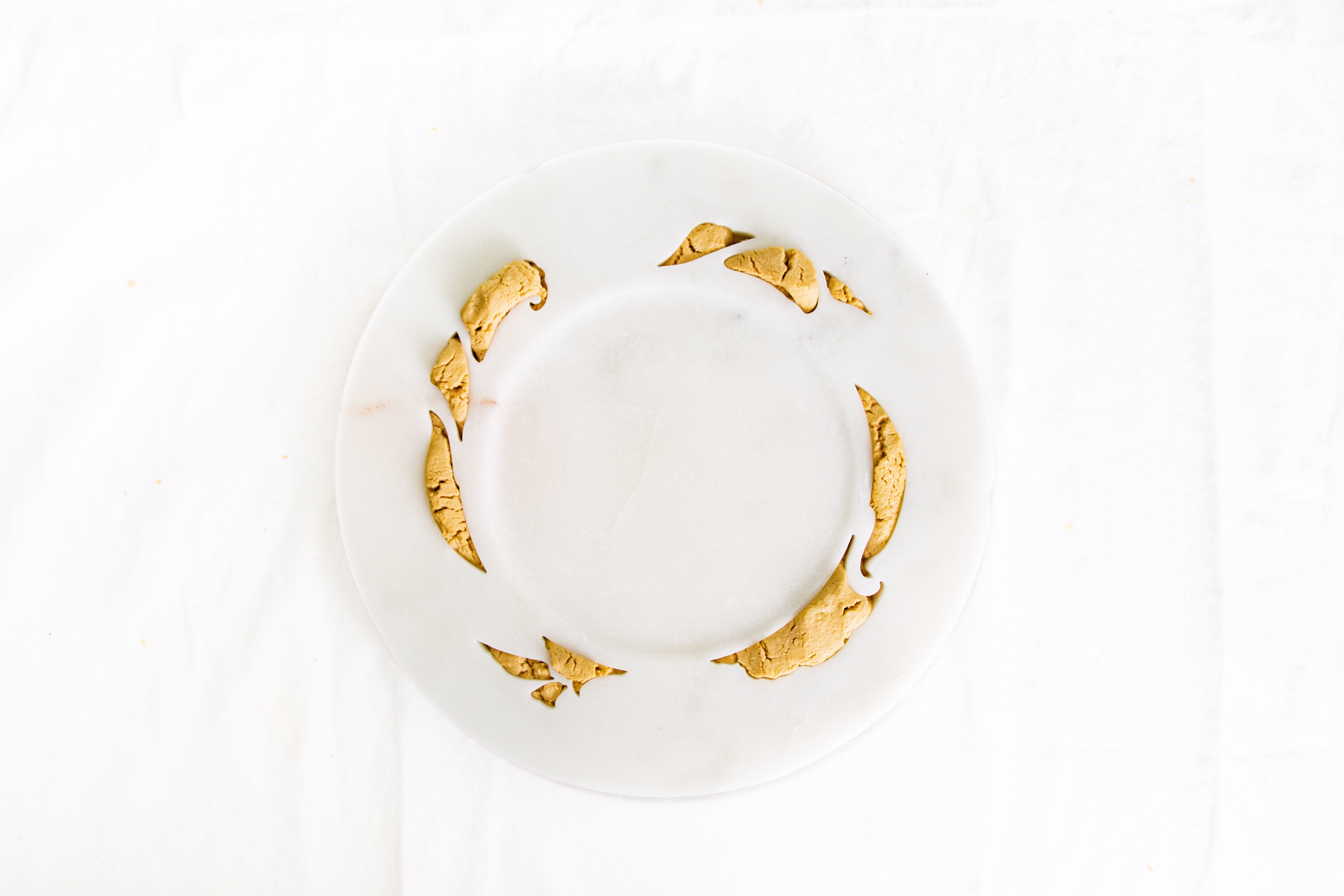 Marble plate with shondesh extruded beneath  pierced pattern