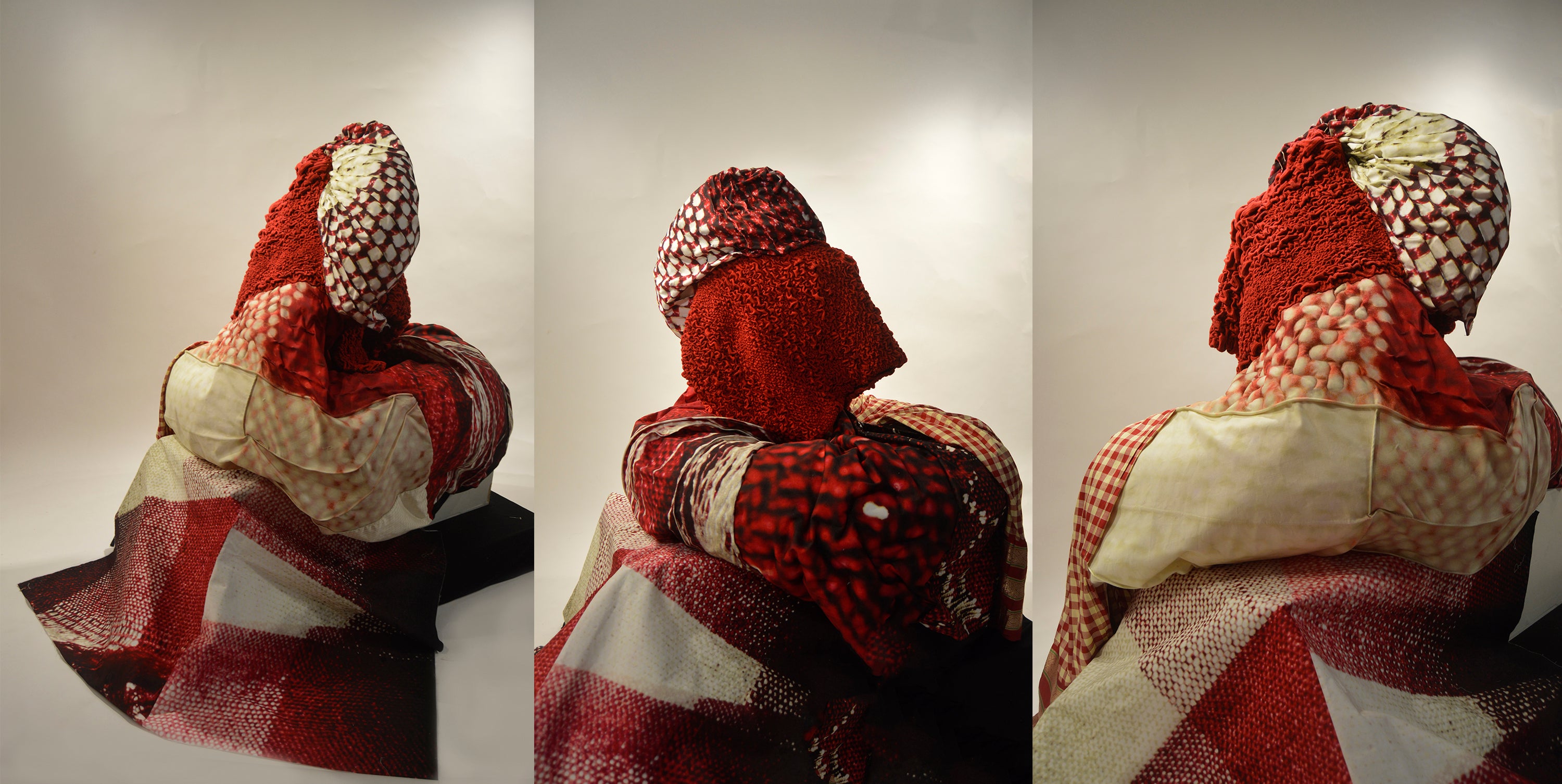 /Made%20using%20an%20inflated%20form%2C%20this%20piece%20is%20reminiscent%20of%20transformation%2C%20to%20show%20a%20nomadic%20object%20in%20the%20state%20of%20development.