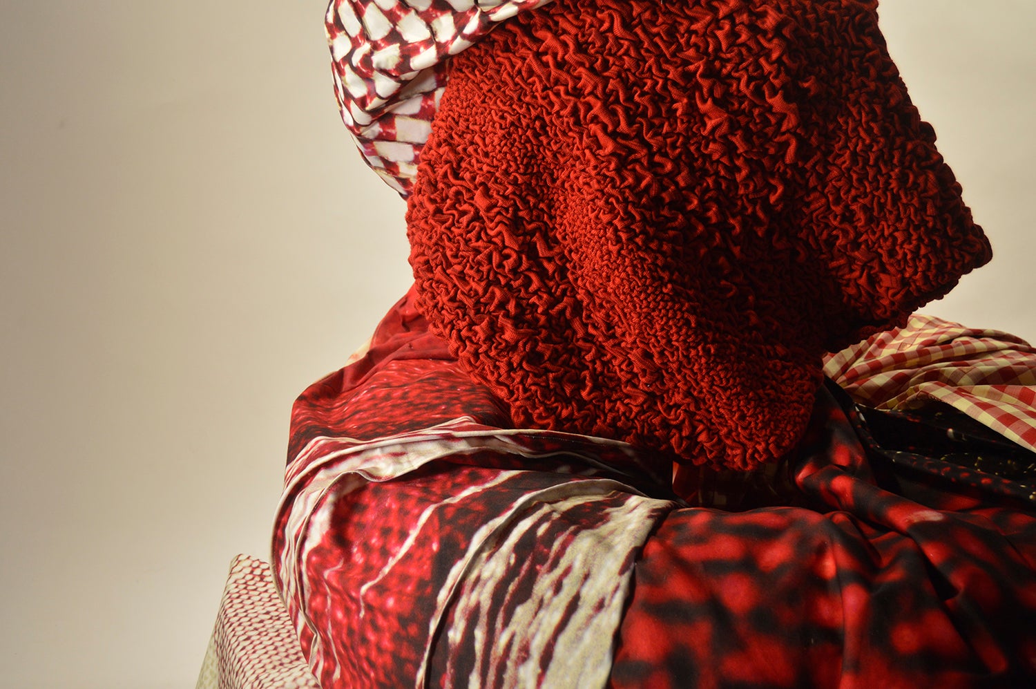 /Knitted%20using%20the%20Stoll%20Machine%20under%20a%20tubular%20Jacquard%20structure%2C%20contrasting%20with%20the%20digitally%20printed%2C%20woven%20with%20surface%20manipulations%20of%20quilting%20and%20pleating.