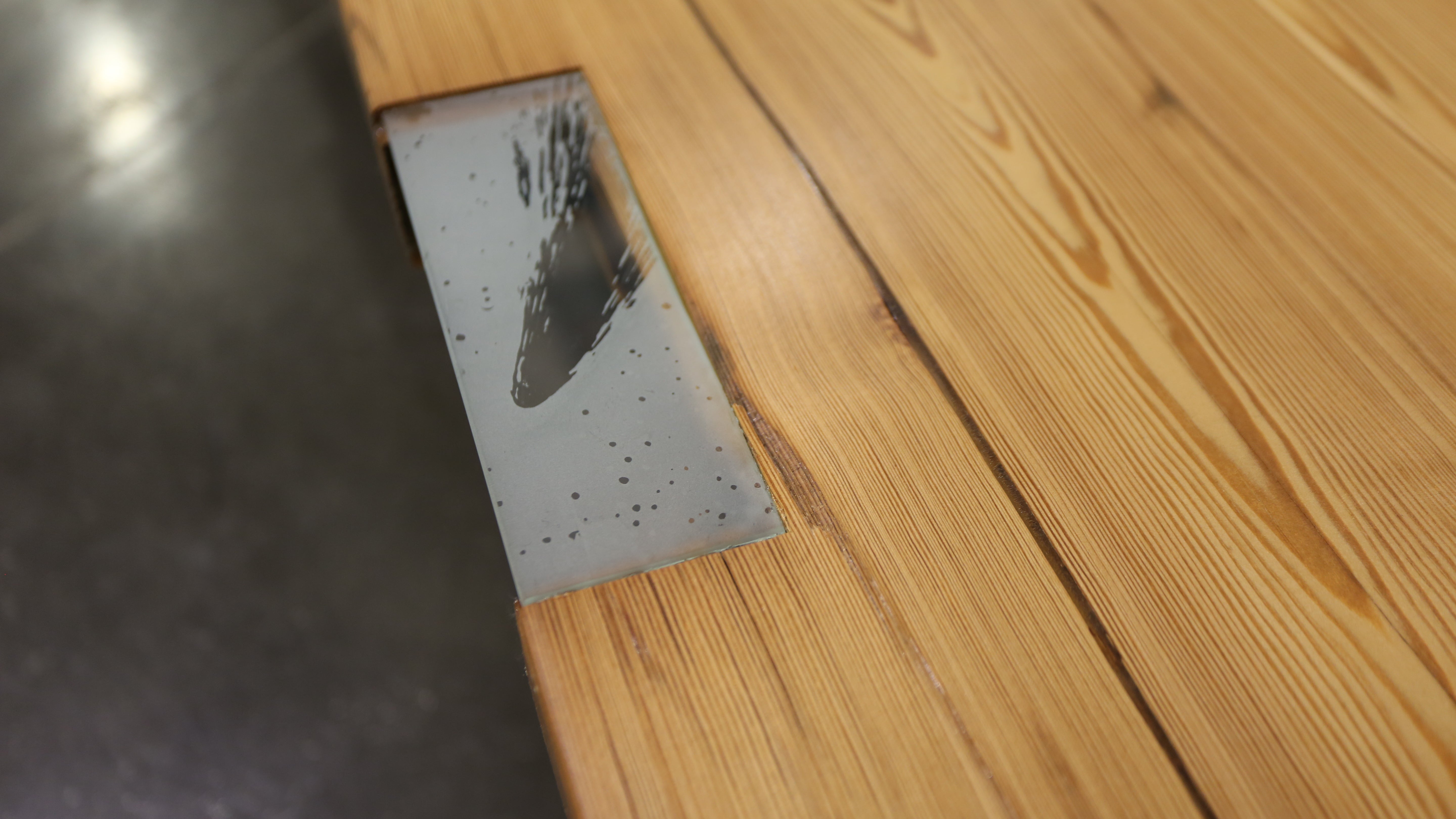 /Millenium%20bench%20%28detail%29