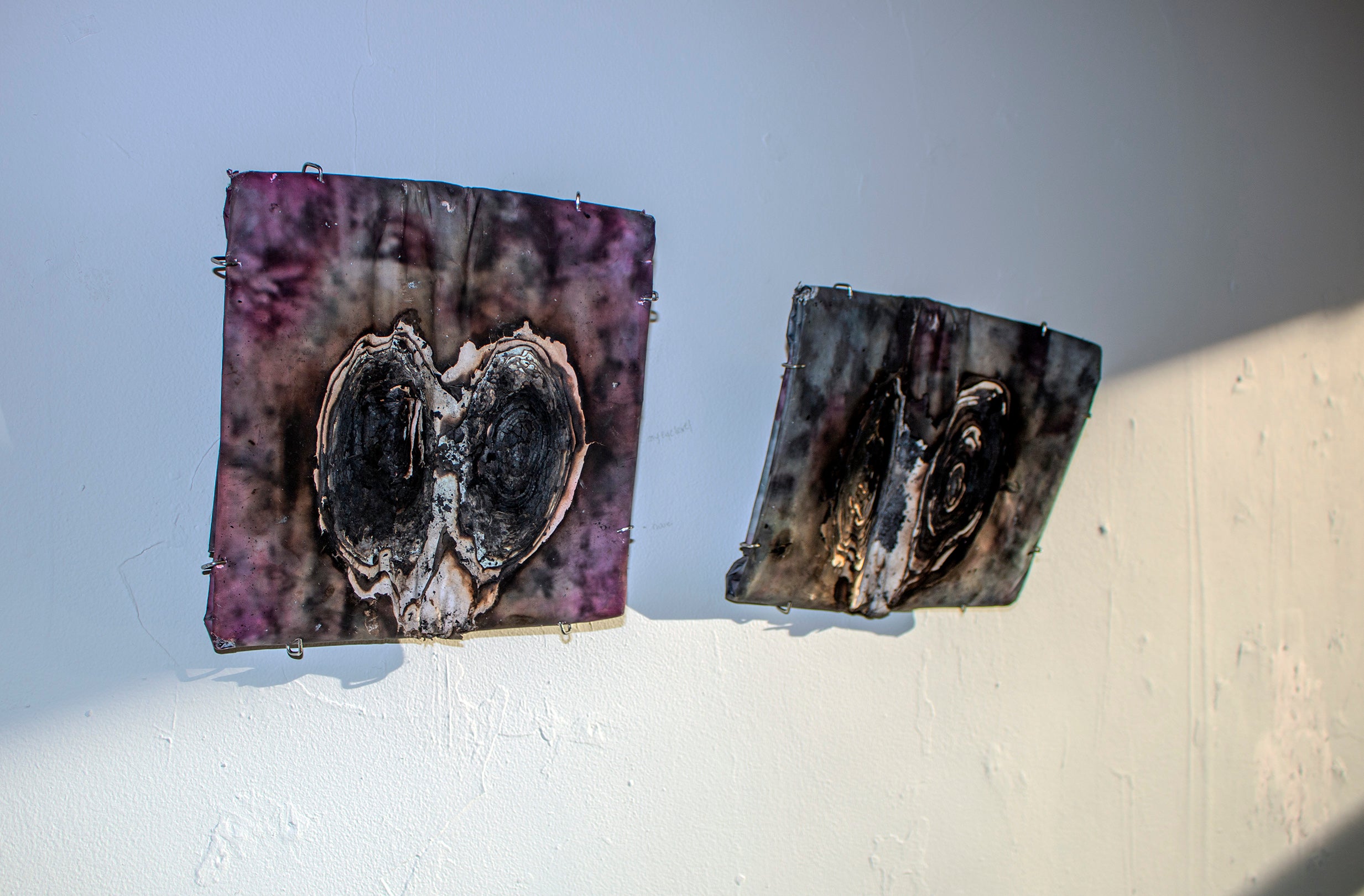 /In%20glassblowing%2C%20pad%20paper%20shapes%20molten%20glass%2C%20imprinting%20bodily%20patterns.%20Burning%20signifies%20vitality%20and%20purification%2C%20revealing%20unseen%20layers.%20%27Carbonized%20Memories%27%20explores%20memory%27s%20fragmentation%2C%20with%20paper%20as%20medium%20and%20witness