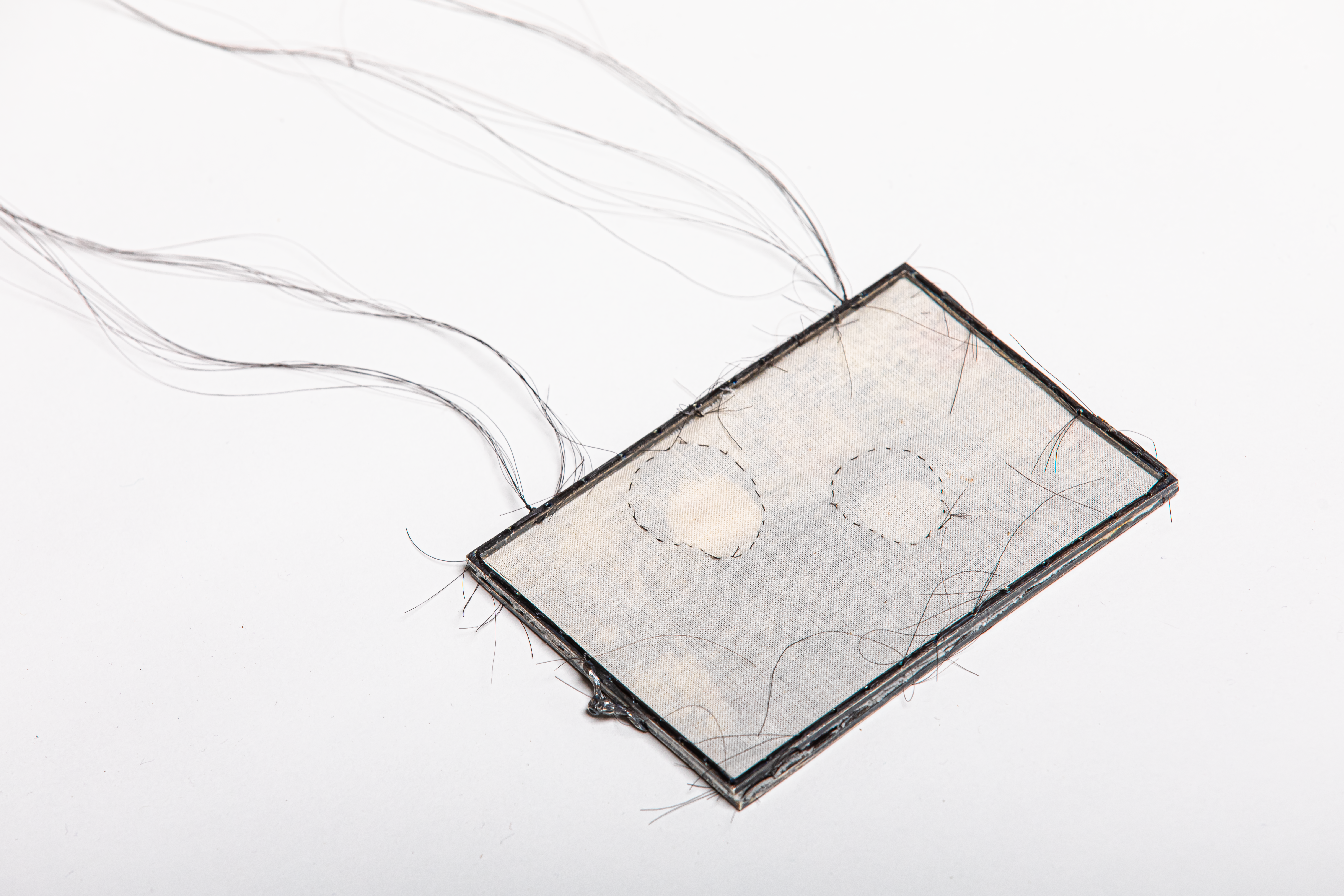 Pendant locket when closed. (by Cloris Ding, 2023.)