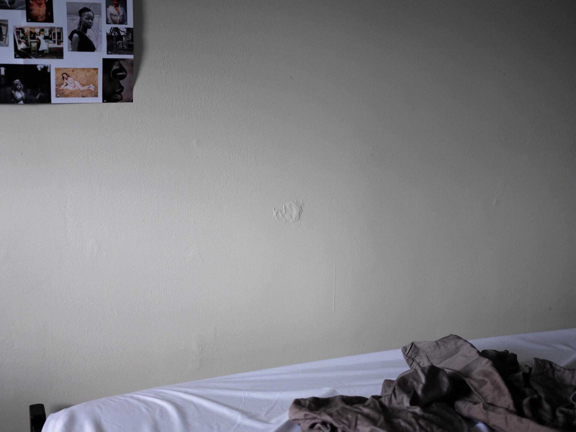 tape mark on bedroom wall