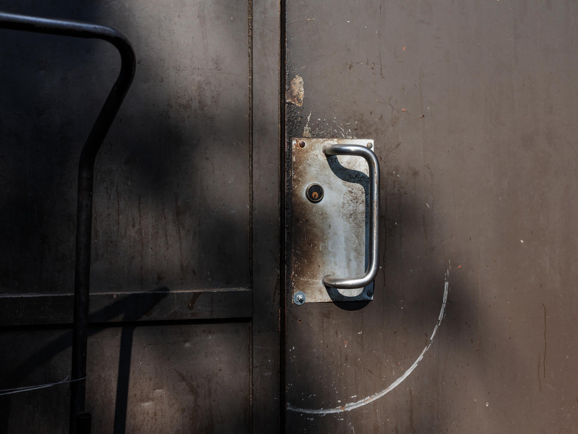 door pull with scratches