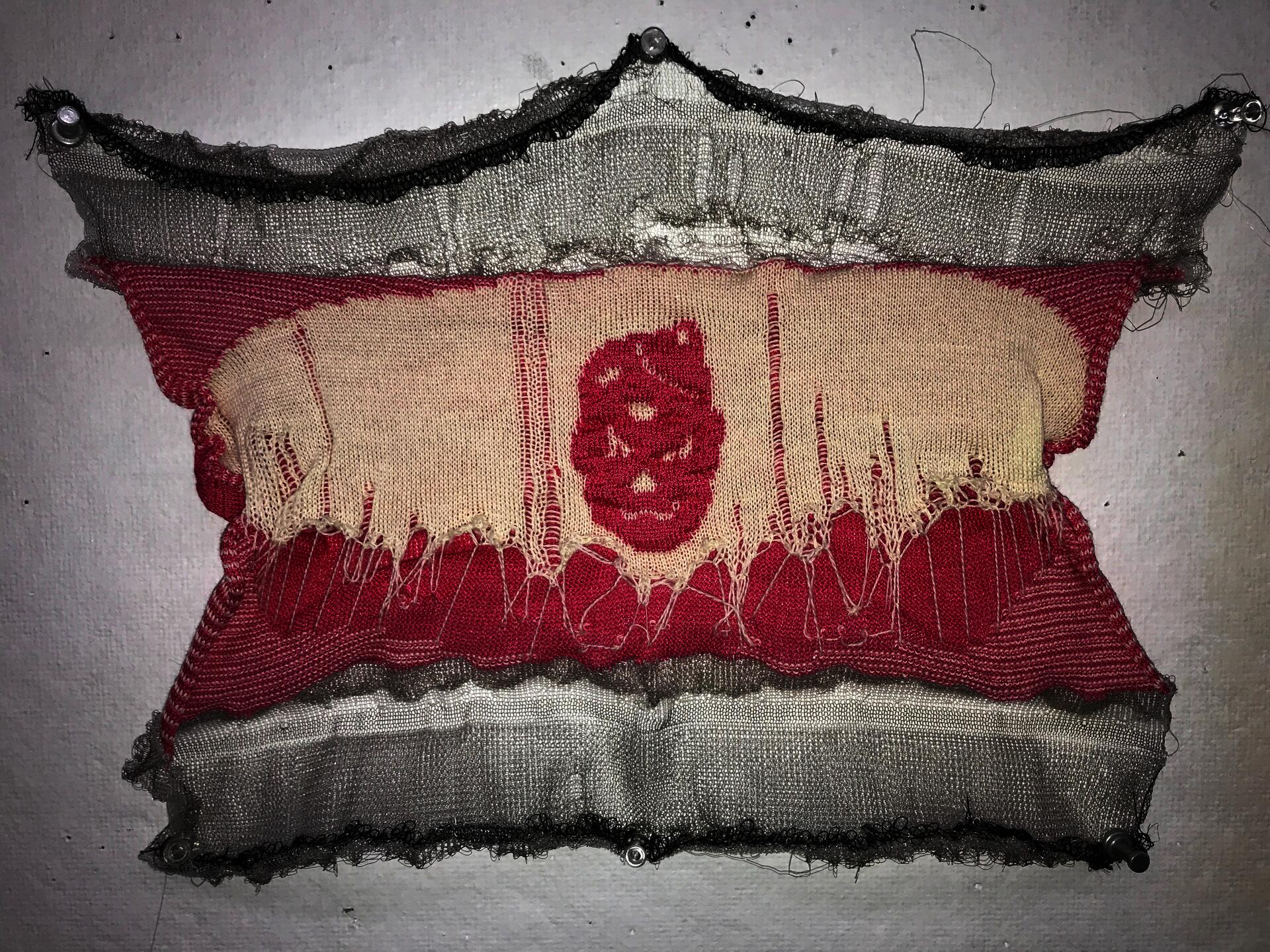 Machine knitting by Hannah Thalmann