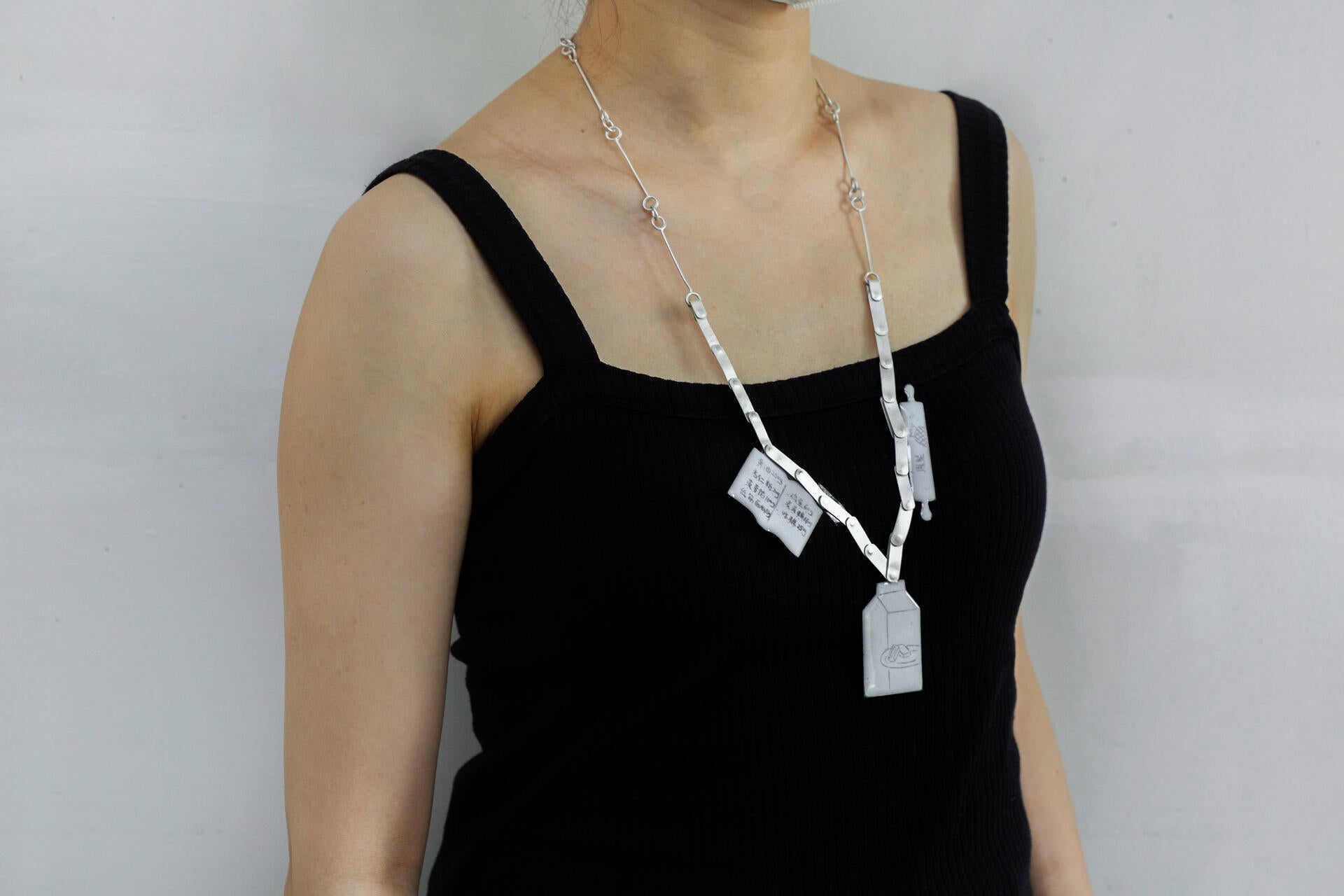 鳳梨酥 [fènɡ lí sū] (Pineapple shortcake) necklace on body