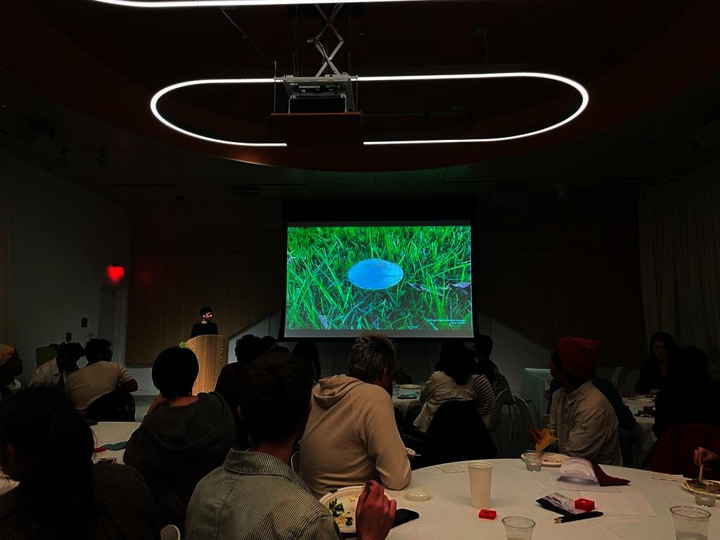 The author presenting his thesis work at the GradEx 2023 event