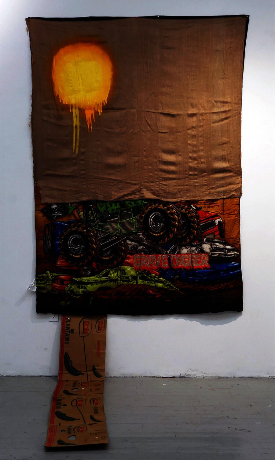 kids bedding comforter with fabric spray paint marks and cardboard attachment