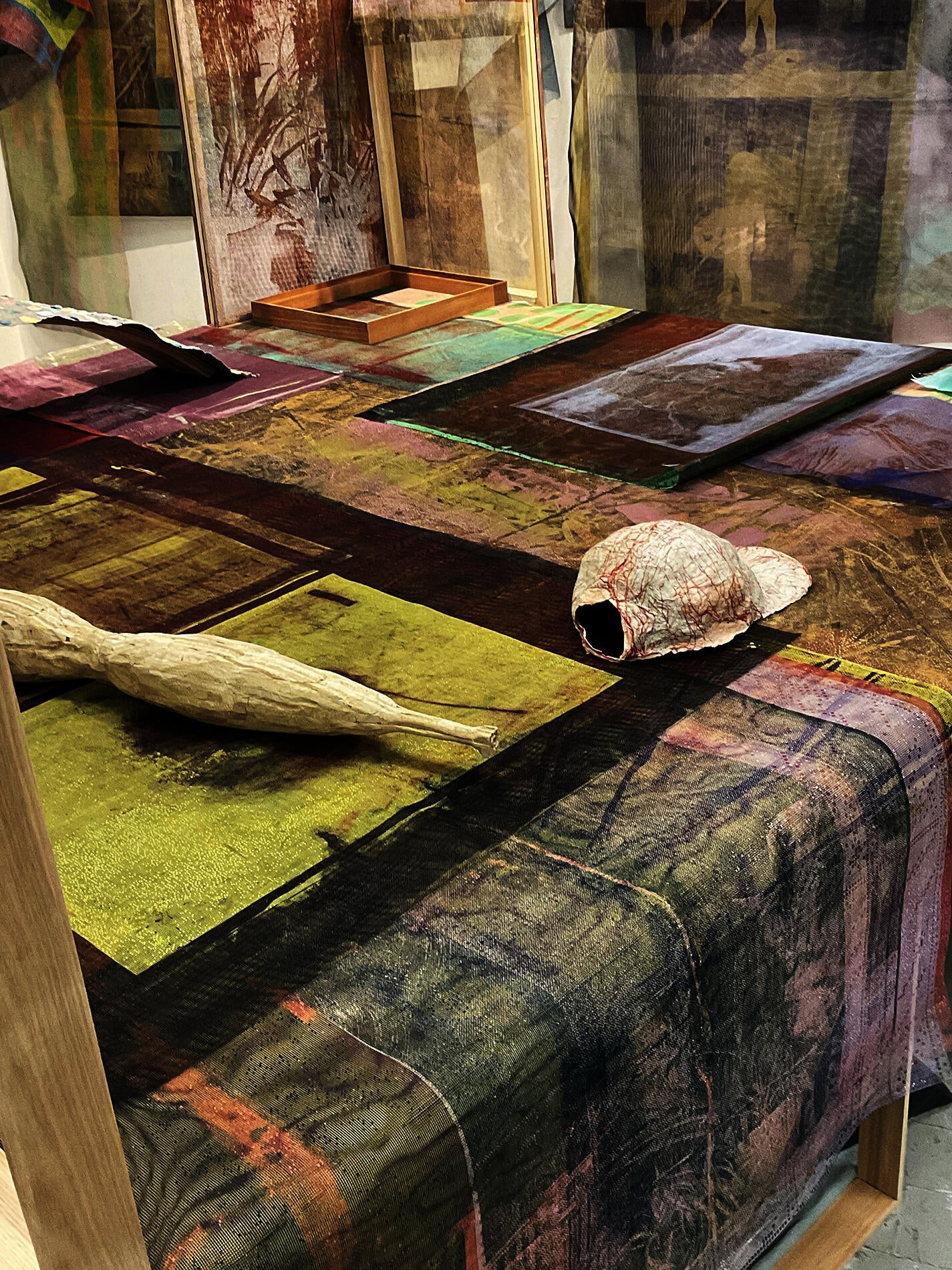 Objects and Apparitions: A Portable Museum, is a three-dimensional printmaking collection containing both monochromatic and chromatic memories regarding belongings from nomadic lives.