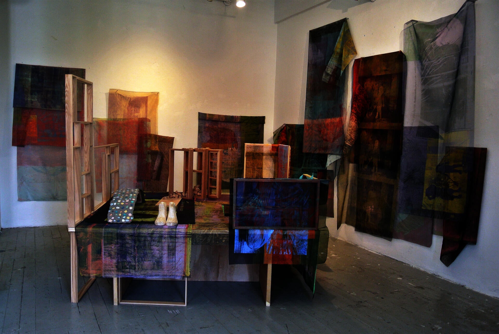 Objects and Apparitions: A Portable Museum, is a three-dimensional printmaking collection containing both monochromatic and chromatic memories regarding belongings from nomadic lives.