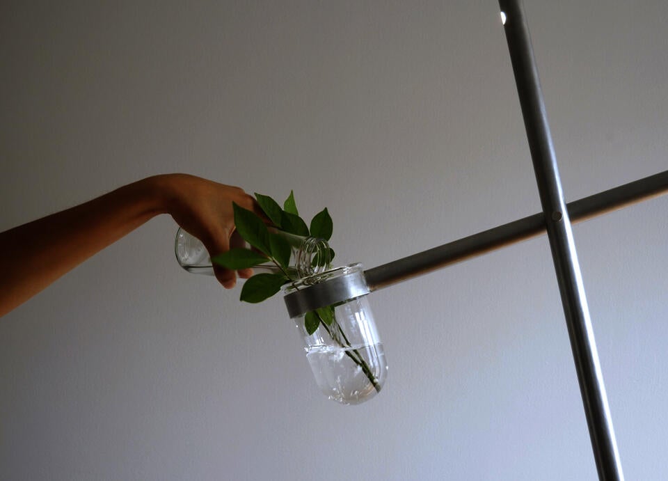 pouring water_03