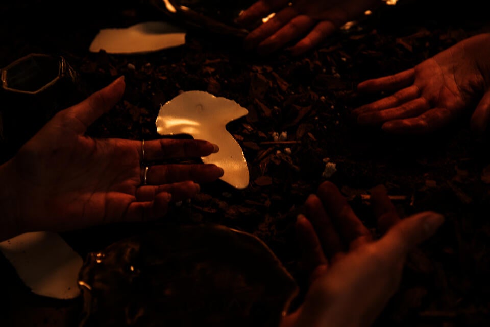 stained hands