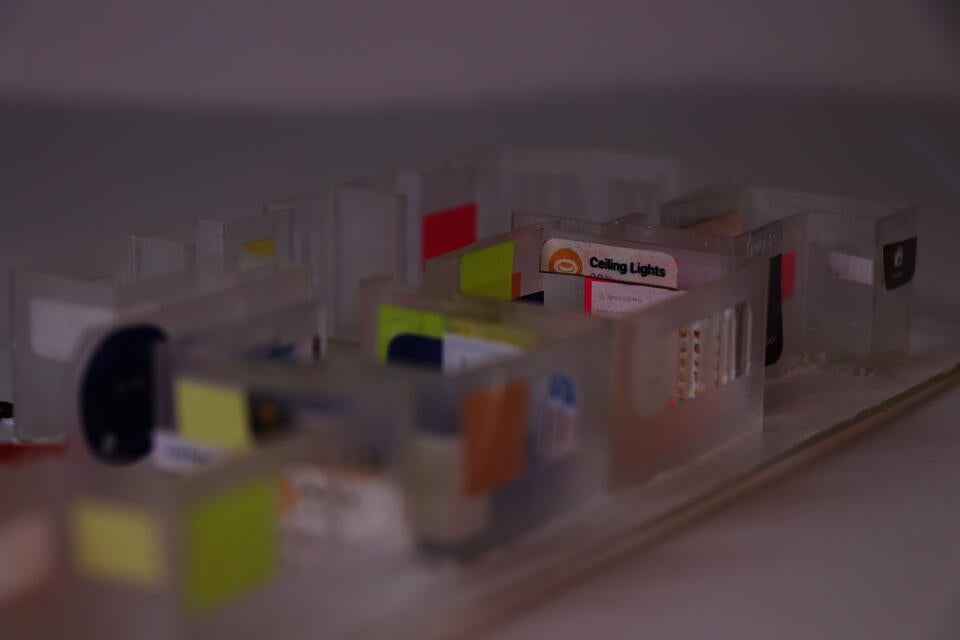 3D printed model with widgets and apps to show possible Augmented Reality interactions