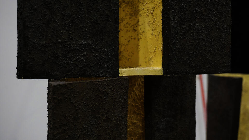 Porous Love : Light