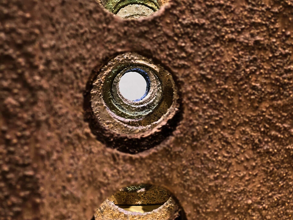 Porous Love : Holes