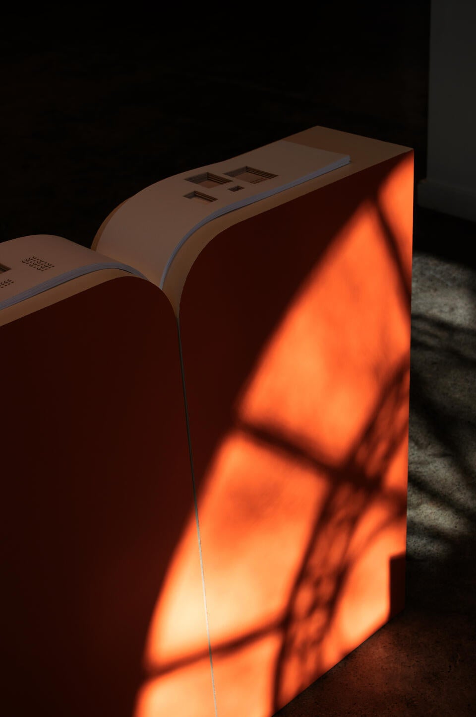 To read is to – Installation
